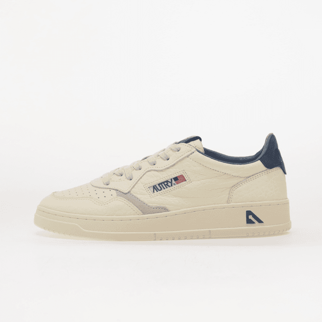 Autry Medalist Low Man White