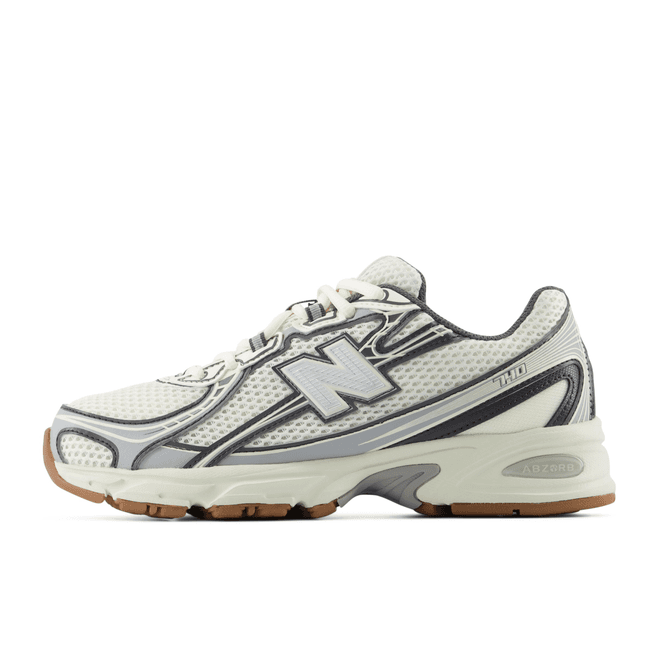 New Balance 740