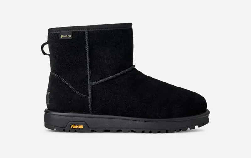UGG® Classic Mini GTX 'Black'