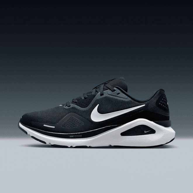 Nike Structure 26