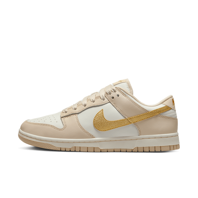 Nike Dunk Low WMNS 'Metallic Gold' DX5930-001