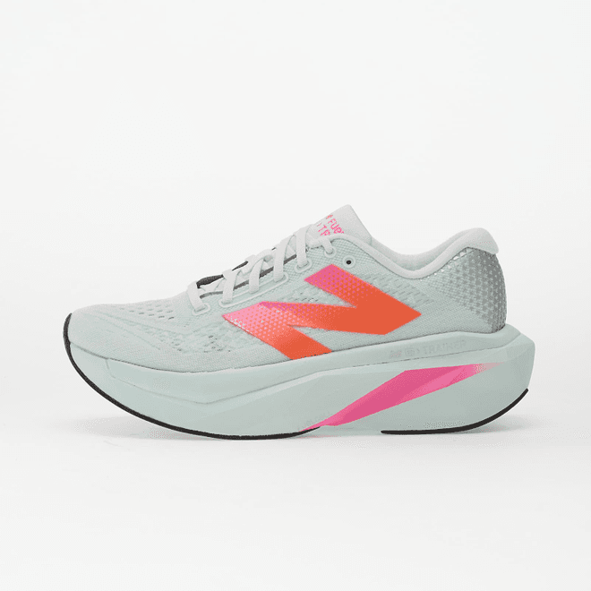 New Balance FuelCell SuperComp Trainer v3