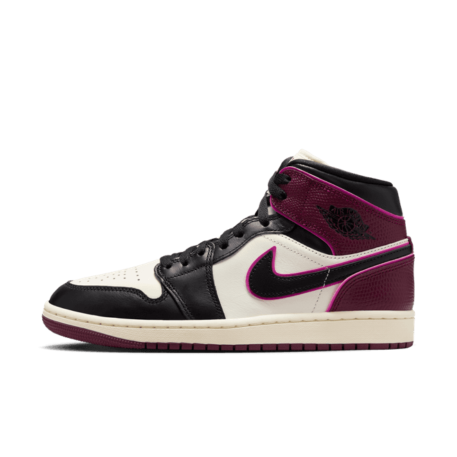 Air Jordan Wmns Air Jordan 1 Mid 'Bordeaux'