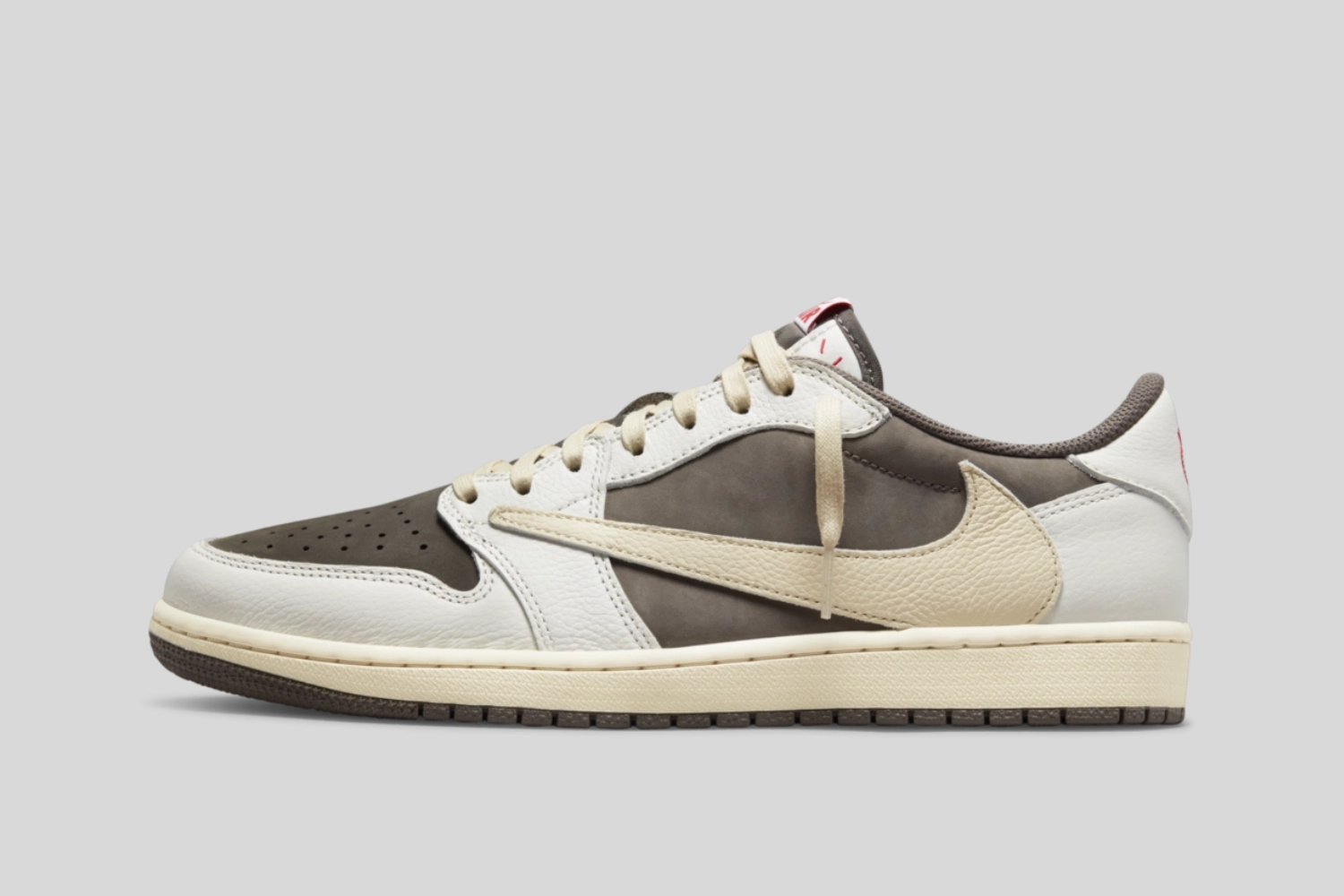 Travis Scott x Air Jordan 1 OG Low 'Reverse Mocha' is bijna hier