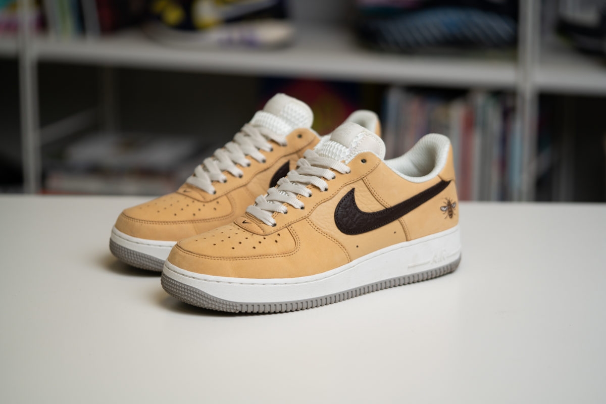 Dit is de Nike Air Force 1 Low 'Manchester Bee'