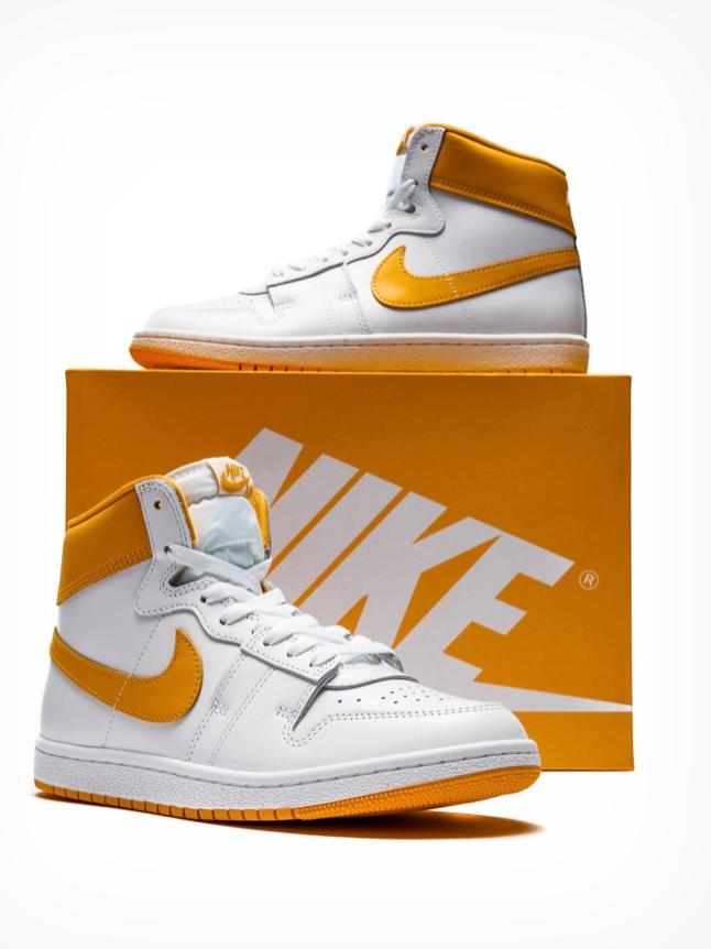 Nike Jordan Air Ship oranje geel met de doos