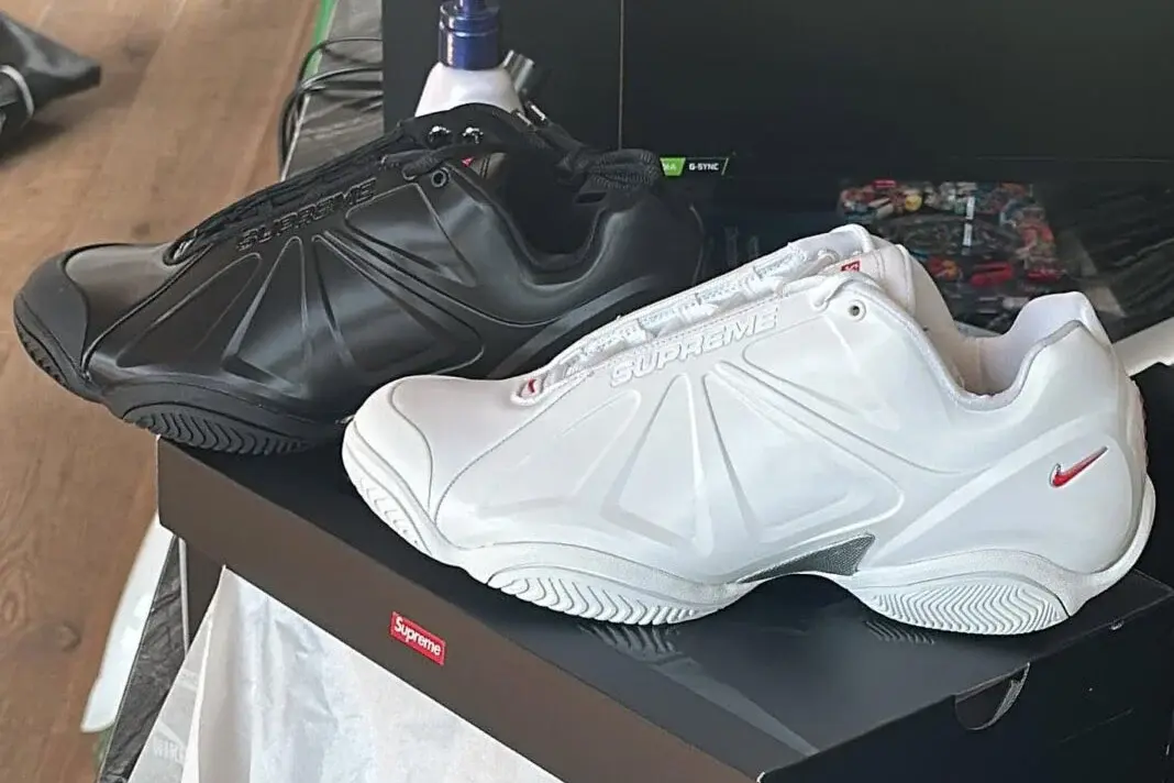 Supreme x Nike Courtposite White en Black colorways