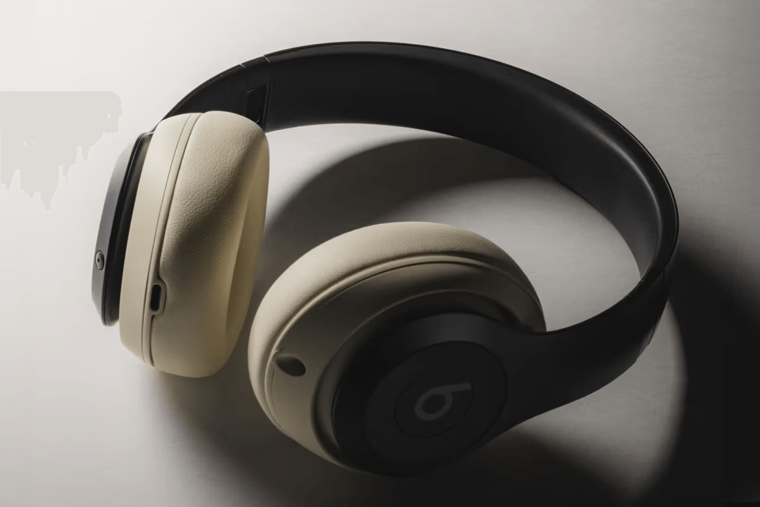 Stüssy en Beats brengen een Studio Pro koptelefoon uit