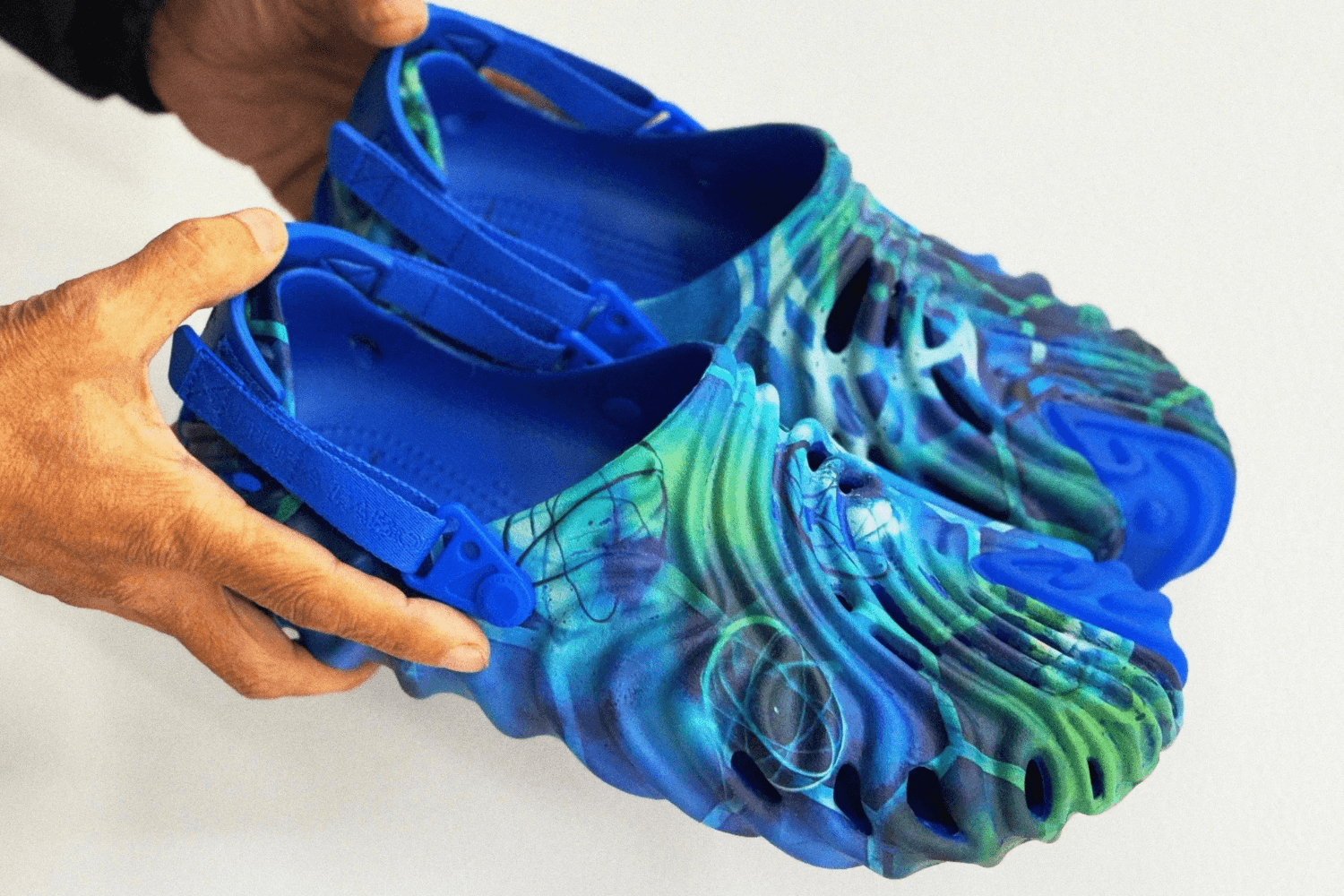 Futura transformeert Salehe Bembury's Crocs Pollex Clog