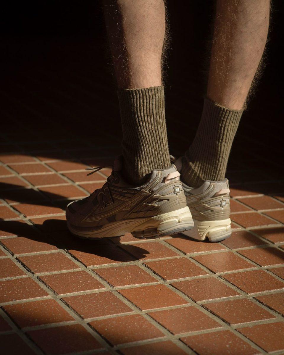 INVINCIBLE x N. HOOLYWOOD x New Balance 1906U