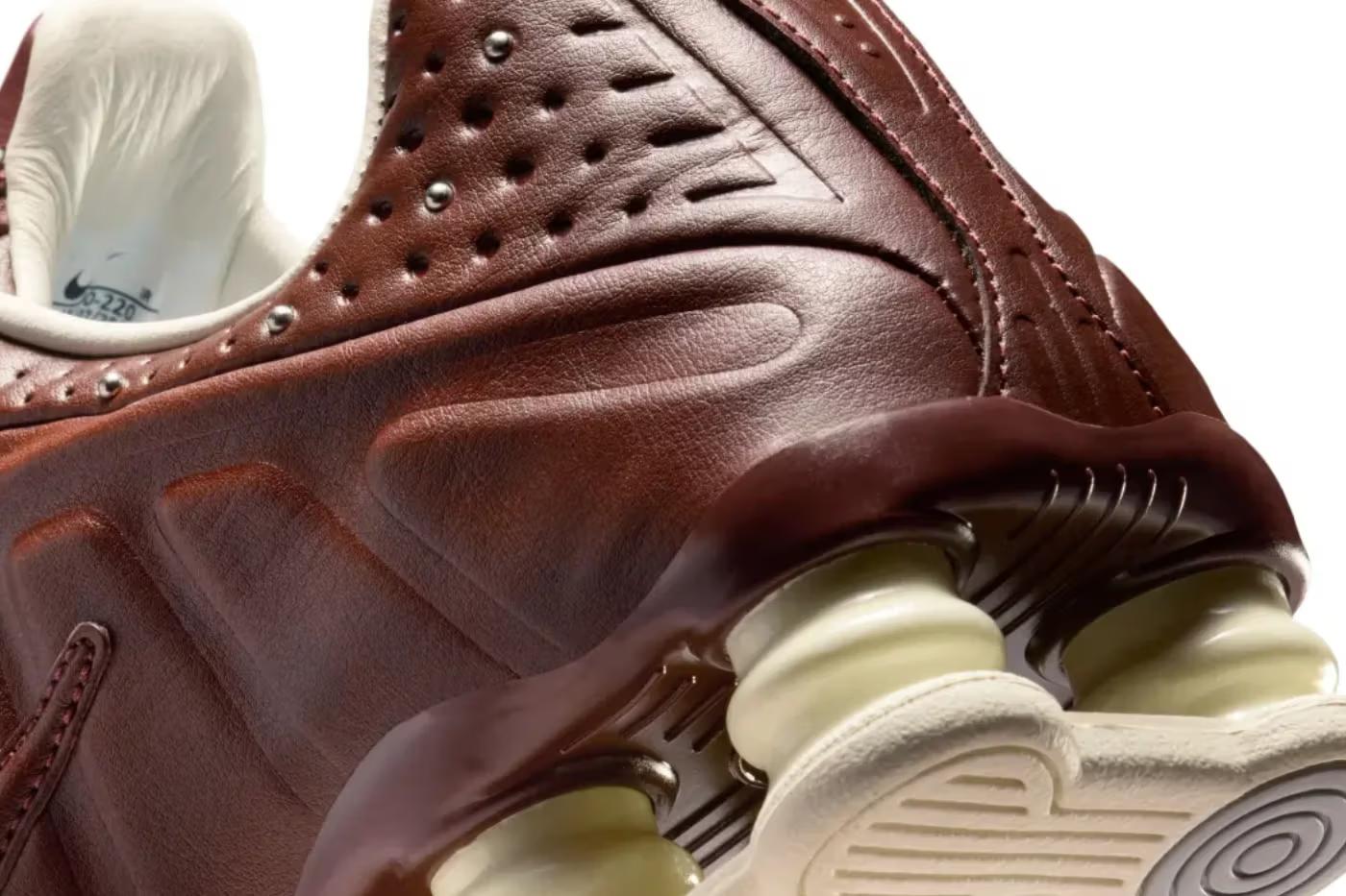 Nike Shox R4 Dark Pony