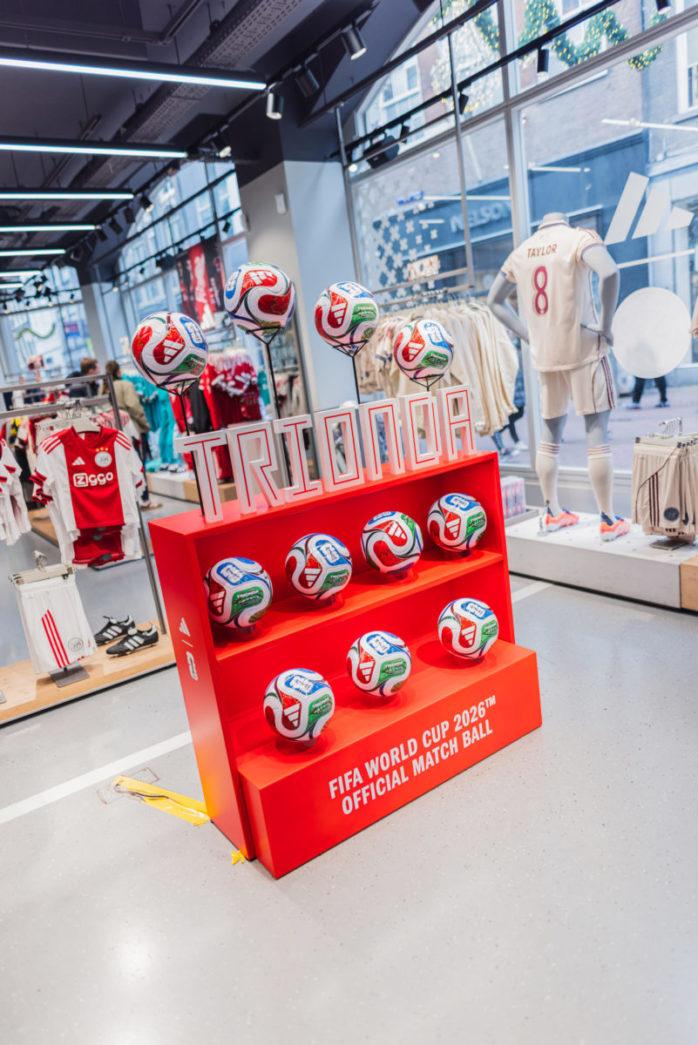 Sneakerjagers adidas Store Amsterdam