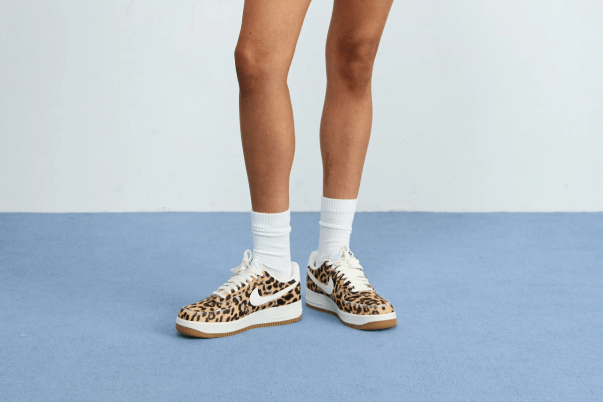 Nike dropt de Air Force 1 Low ‘Cow Print’ in twee opvallende colorways