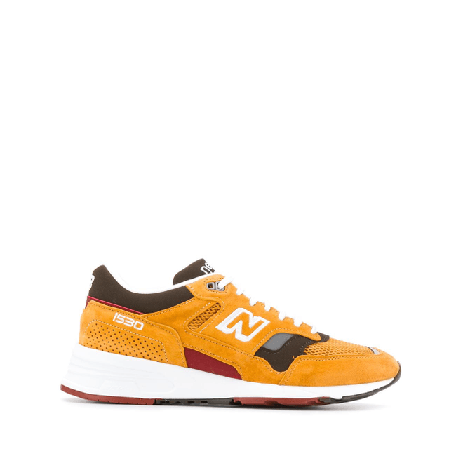 New Balance embroidered detail M1530