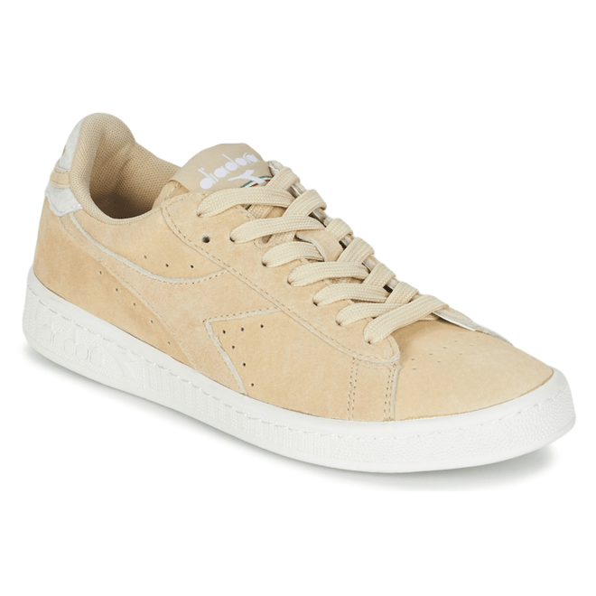 Diadora  GAME LOW SUEDE  women's Shoes (Trainers) in Beige 171832-25073