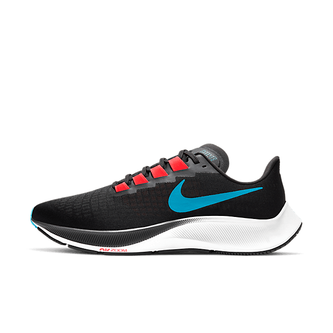 Nike AIR ZOOM PEGASUS 37 men's Running Trainers in Black