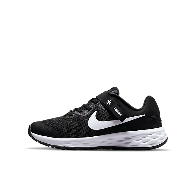Nike Revolution 6 FlyEase Eenvoudig aan en uit te trekken