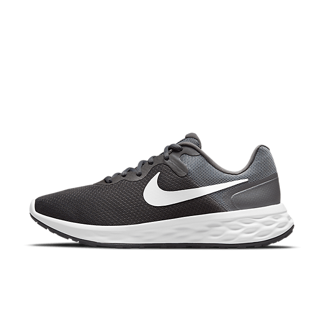 Nike  NIKE REVOLUTION 6 NN  men's Running Trainers in Grey