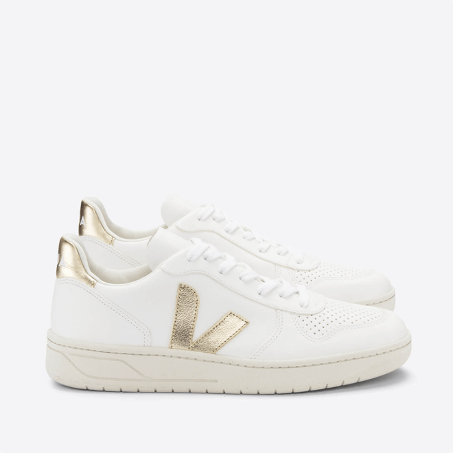 Veja Women's V-10 Chrome Free Leather Trainers
