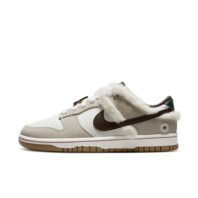Nike WMNS Dunk Low Womens Fur & Bling Skate