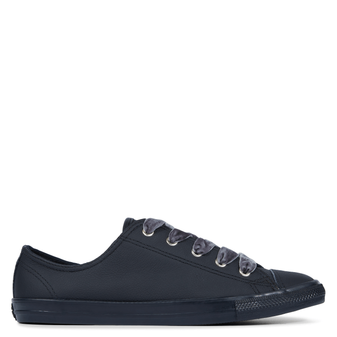 Chuck Taylor All Star Dainty Leather Low Top 561692C