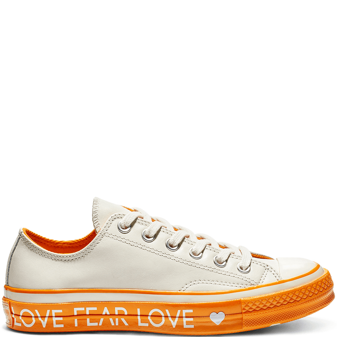 Chuck 70 Love Graphic Low Top 563474C